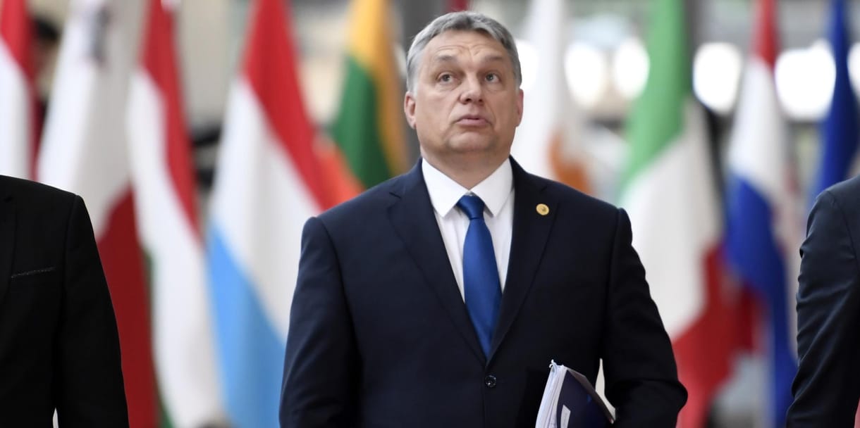Orbánnak meg kell állítania Brüsszelt, mert határozatot terveznek ellene
