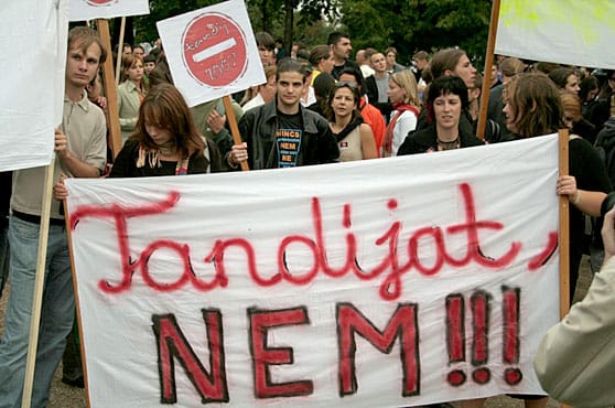 Tandíj: a Fidesz céljai és az ország érdeke
