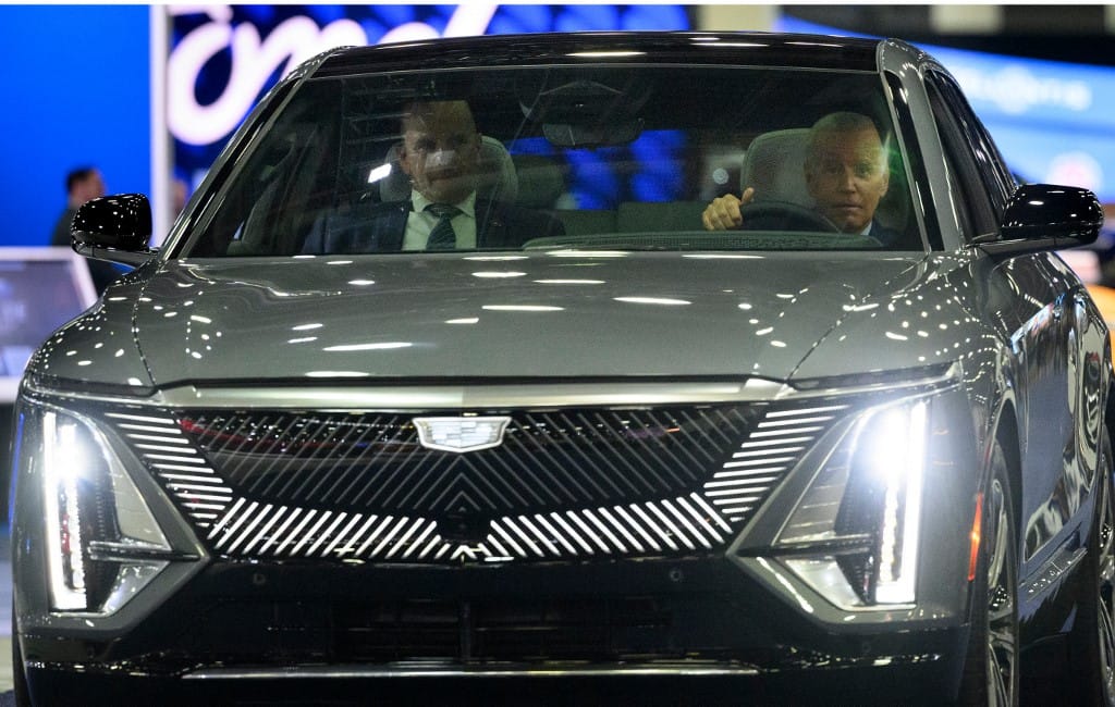 Biden lemondhat tervéről, hogy villanyautókba ülteti át Amerikát 