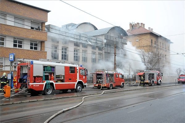 Száz embert kell azonnal kitelepíteni Zuglóban