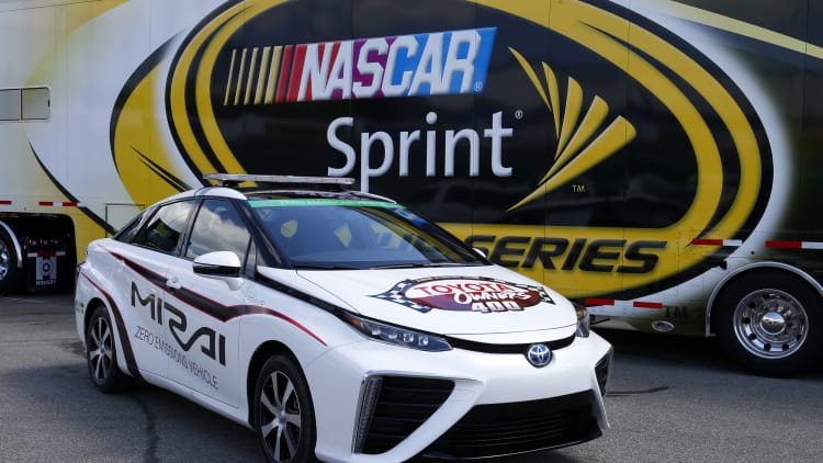 Hidrogénhajtású Toyota vezette a NASCAR mezőnyét