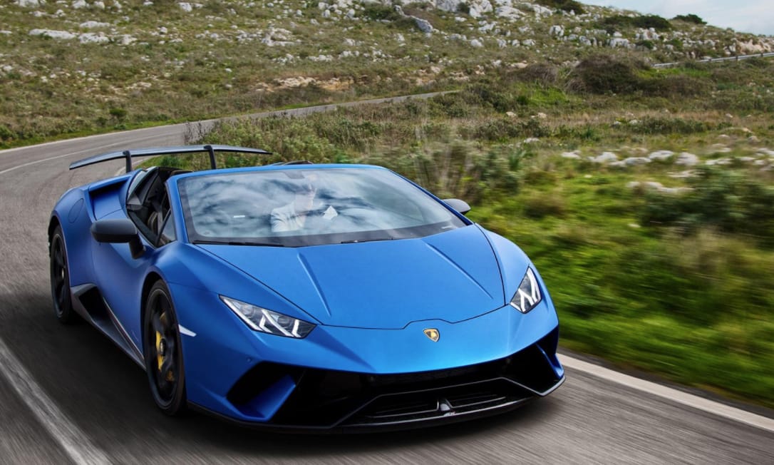Úgy viszik a méregdrága Lamborghiniket, mint a cukrot