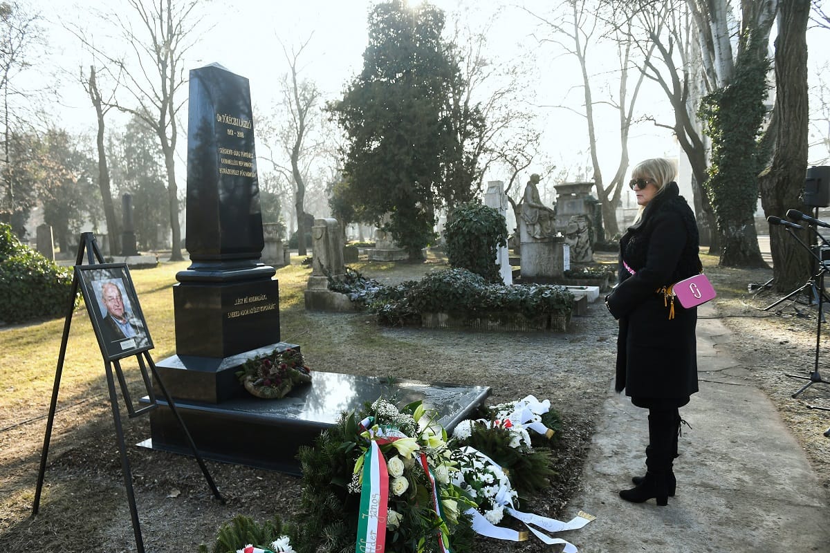 Tőkéczki László síremléket kapott