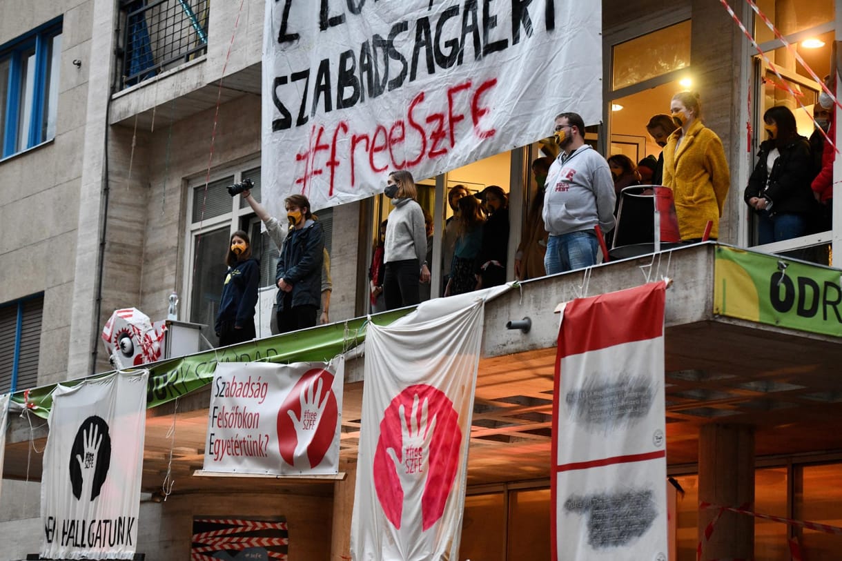 Hétfőn Palkovics hivatala előtt folytatják a tiltakozást a színművészetisek