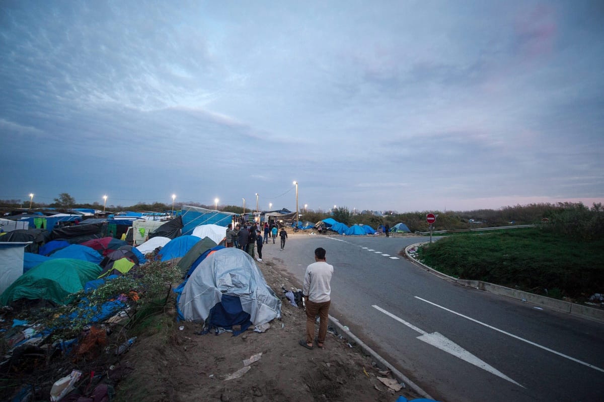 250 migráns csapott össze rendőrökkel Calais-ban