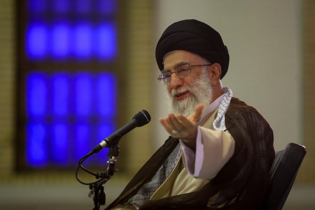 Irán legfőbb vezetője Izrael megtorlásával fenyegetőzött
