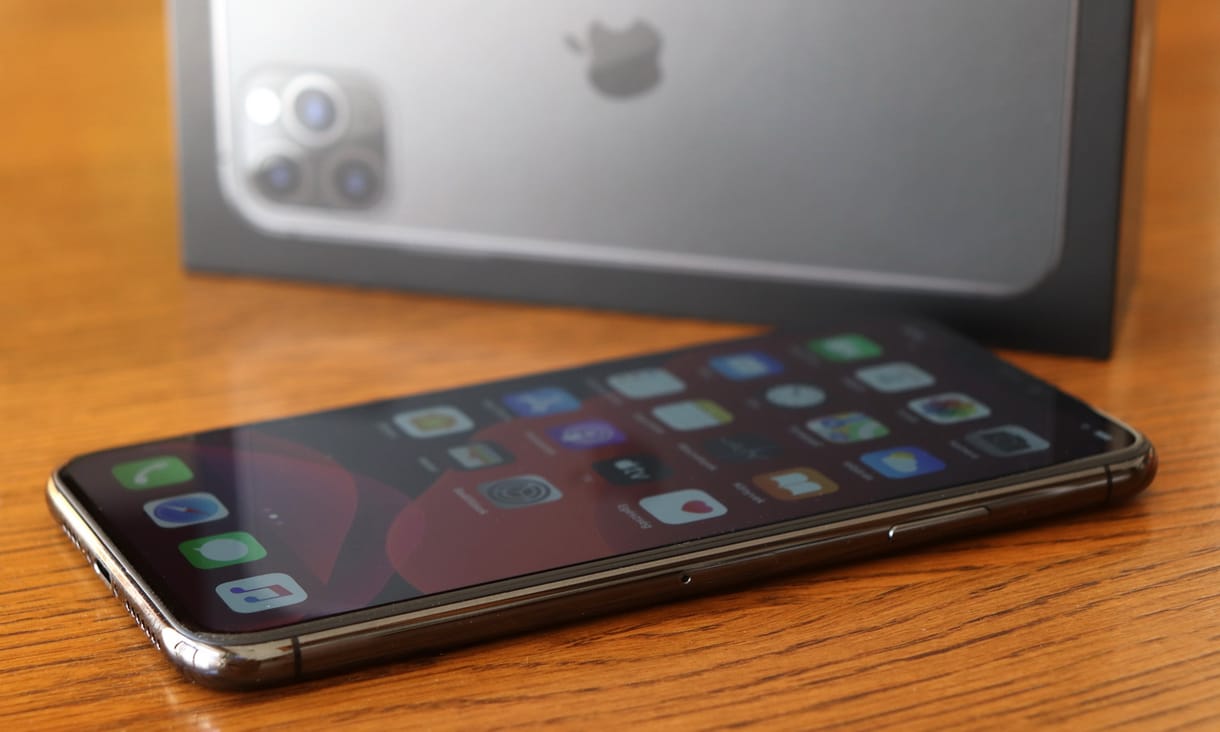Furcsa, zöldes elszíneződésről panaszkodnak az iPhone 11-tulajdonosok