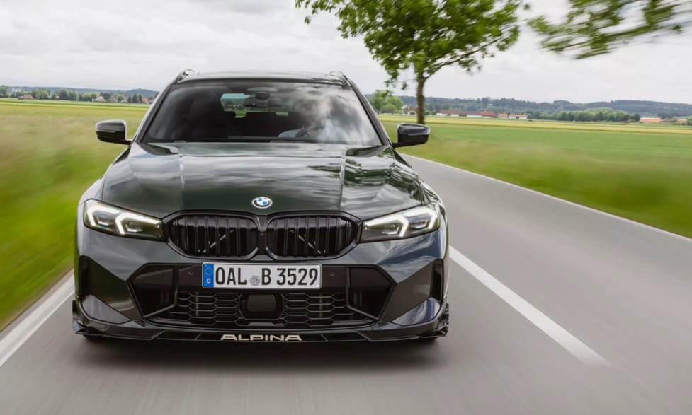 Elegánsan sportos 529 lovas 6 hengeres új BMW kombi érkezett