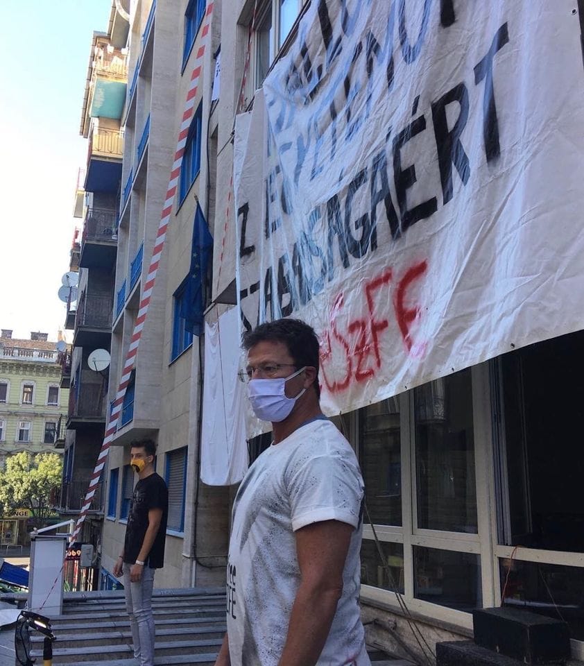 Stohl András is őrt állt a Színművészetinél