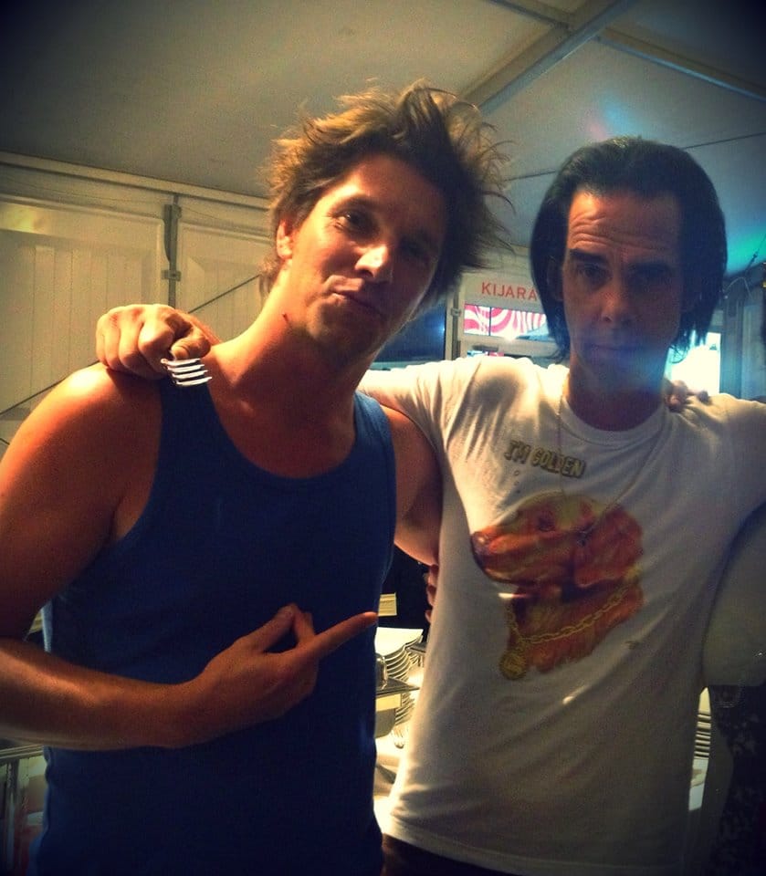 Fotó: ilyen, amikor Kiss Tibi Nick Cave-vel ölelkezik