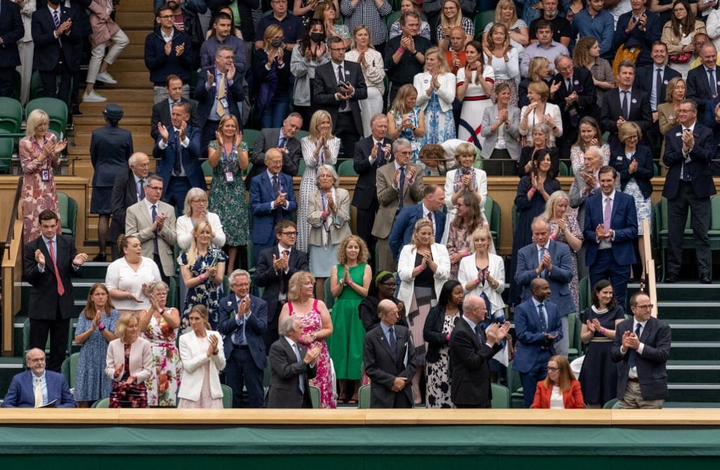 Állva tapsolták az AstraZeneca kutatóját Wimbledonban