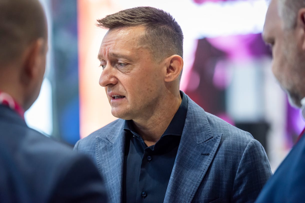 Vagyonnyilatkozata szerint nincs mit zárolni Rogántól Amerikában, a DK nem hiszi, ő pedig hallgat