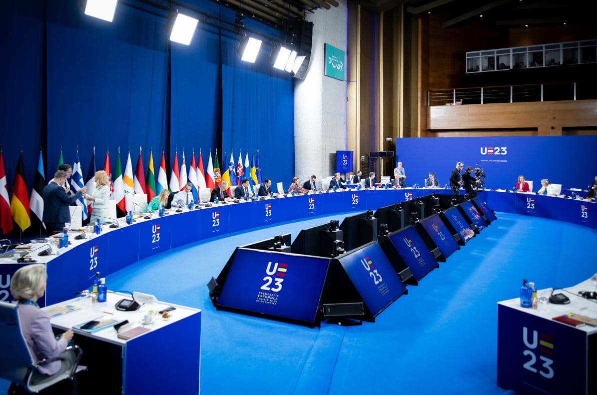 Az EU egyszerre akar nyitni és bezárkózni - Der Standard-tudósítás a granadai csúcsról