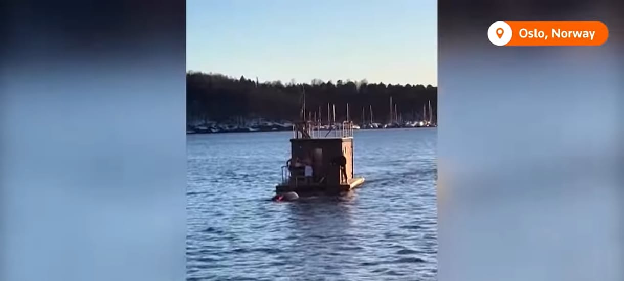Úszó szaunával mentettek ki két férfit a jeges vízből, akik egy Teslával zuhantak egy norvég fjordba