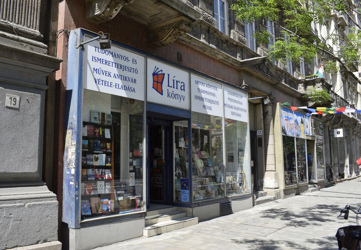 Bezárnak a Líra könyvesboltjai is