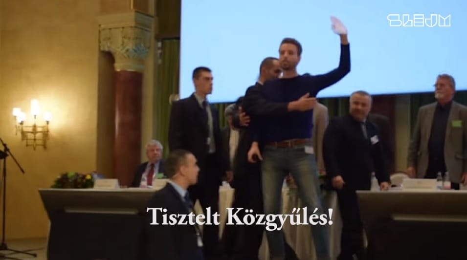 Lökdösődés, zsidózás, kivezetés - videó az MMA-botrányról