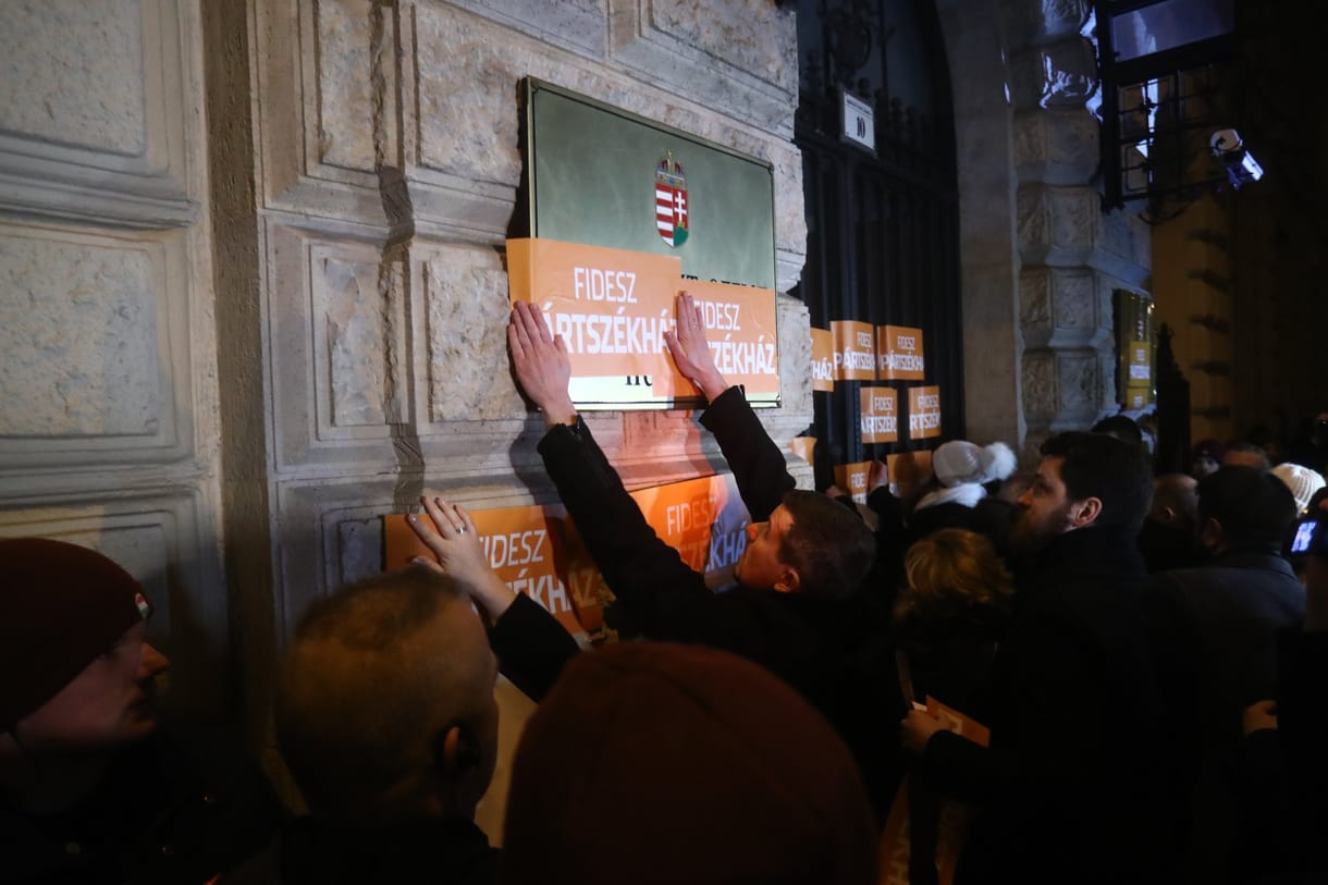 Kövér Lászlót kéri az ÁSZ elnöke, büntesse meg az ellenzéki képviselőket