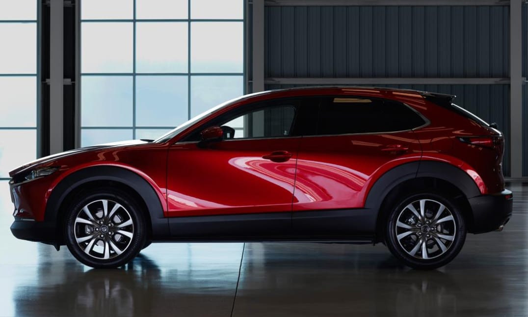 Vöröslő, de arany középút: megnéztük a vadonatúj Mazda CX-30 hibrid divatterepjárót