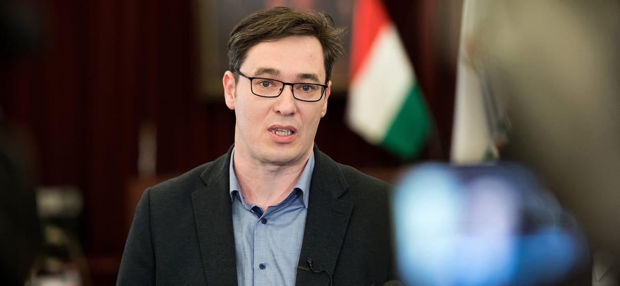 Karácsony: A latyak eltakarítása most még lassítaná a forgalmat, ezért azt csak este kezdik