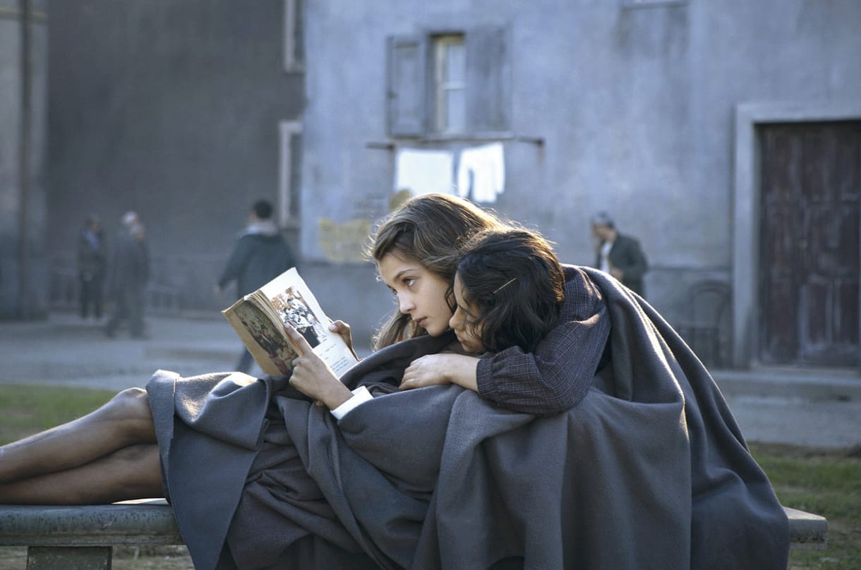 Szenvedő, harcias nők a nápolyi nyomorban – Az Elena Ferrante-sztori