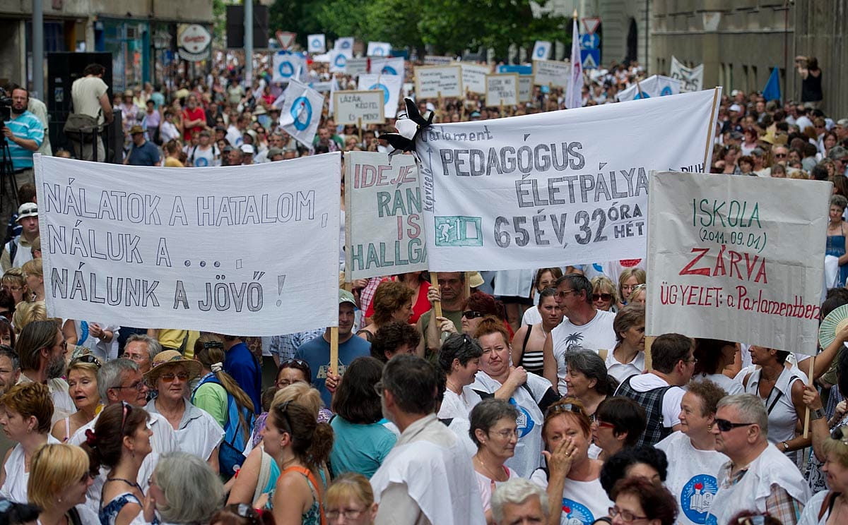 Jutalmukat sem kapják meg a kirúgott borsodi pedagógusok