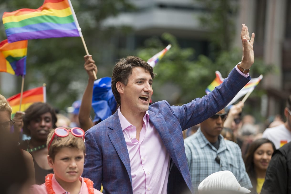 Van egy heteroszexuális miniszterelnök, aki a Pride élén vonul