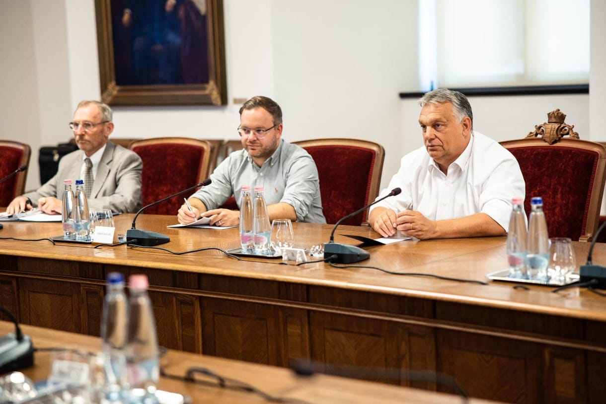 Illusztris vezetőket kapott a Szijjártótól Orbán jobbkezéhez került Magyar Külügyi Intézet