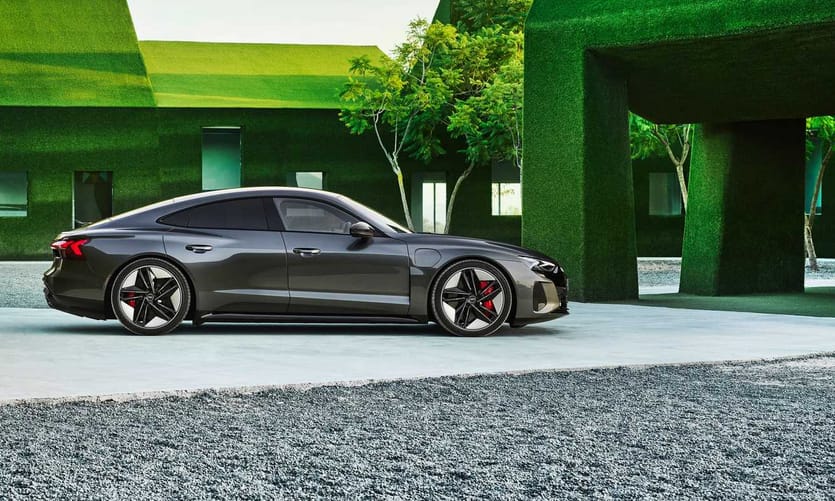 646 lóerővel érkezett meg az új Audi RS e-tron GT villanyautó