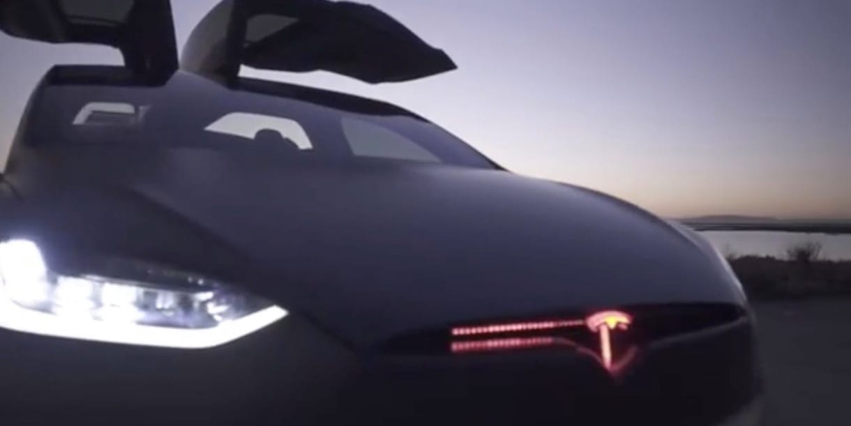 Már beszél is a Tesla – videó