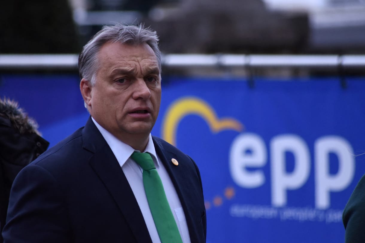 Spiegel: Orbán felégeti a hidakat maga mögött