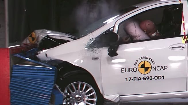 Van egy autó, amelyik nulla csillagot kapott a törésteszten – videó