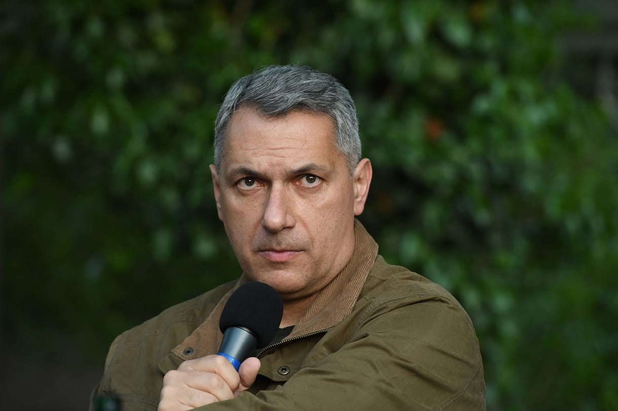 NER-szomszédok, 2. fejezet: János fia nem megy többé a Kincsem Parkba, ha ott lesz a Pride