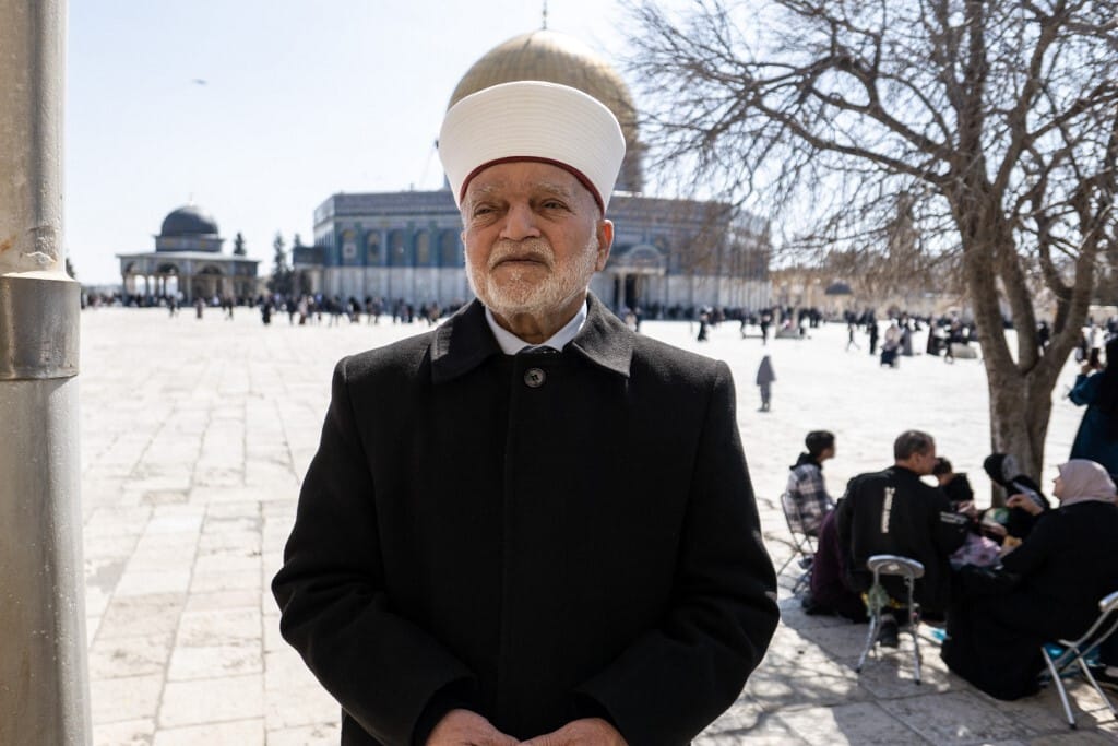 Izrael kitiltotta a jeruzsálemi főmuftit az al-Aksza mecsetből
