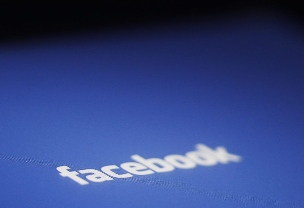 Most már tényleg törli képeinket a Facebook
