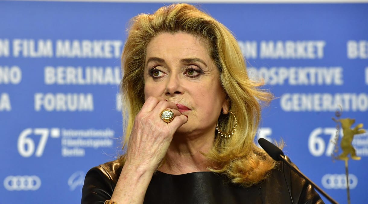 Catherine Deneuve csúcsformában játssza el szokatlan hattyúdalát