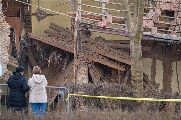 Őrizetbe vették a diákokra omlott székelyudvarhelyi kollégiumnál dolgozó cég vezetőjét