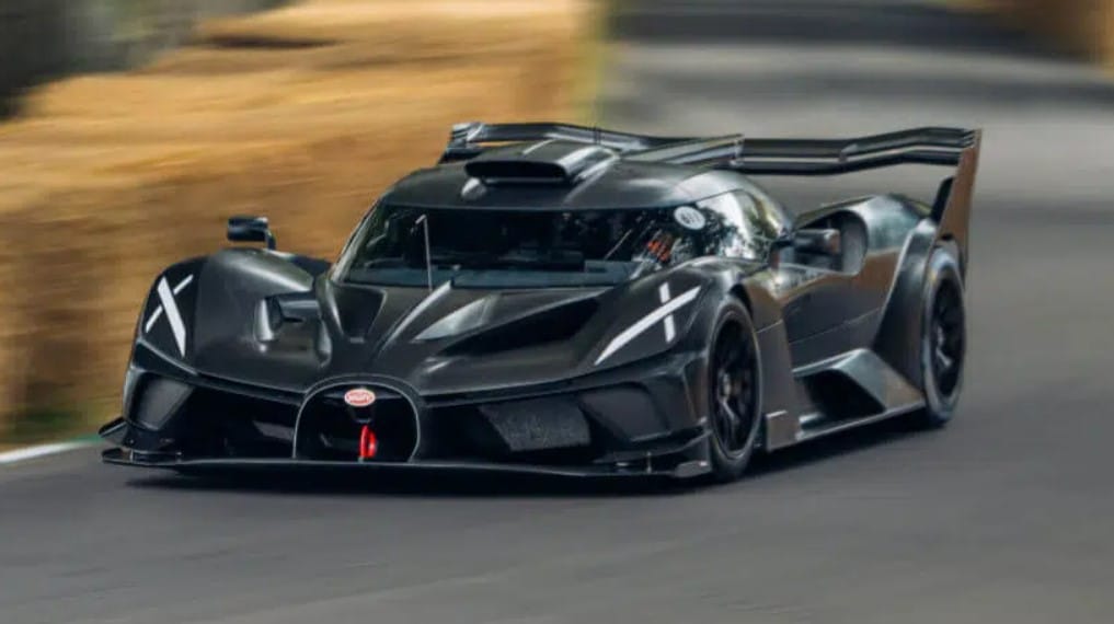Ezerhatszáz lóerő, másfélmilliárd forintos ár és mennyei hangok – ezt tudja a Bugatti Bolide
