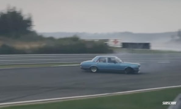 Hátrafelé driftelni? Az már egy szint – videó