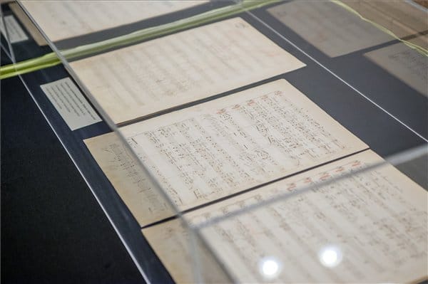 Bemutatták az elveszettnek hitt Liszt-kéziratokat – fotók