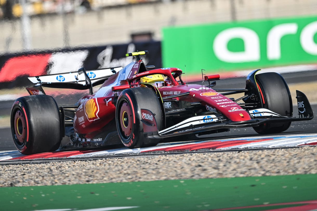 Kizárták Leclerc-t, Hamiltont és Gaslyt a Kínai Nagydíjról