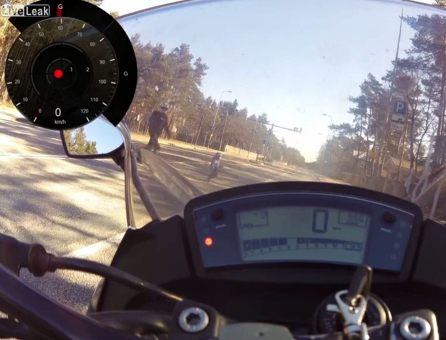 Ilyen egy igazán felelősségteljes motoros - videó
