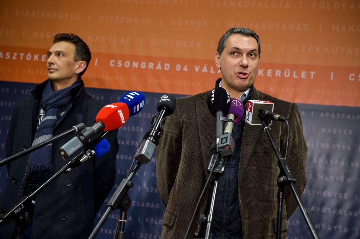 Lázár körzetében is visszalépett a Momentum a jobbikos jelölt javára
