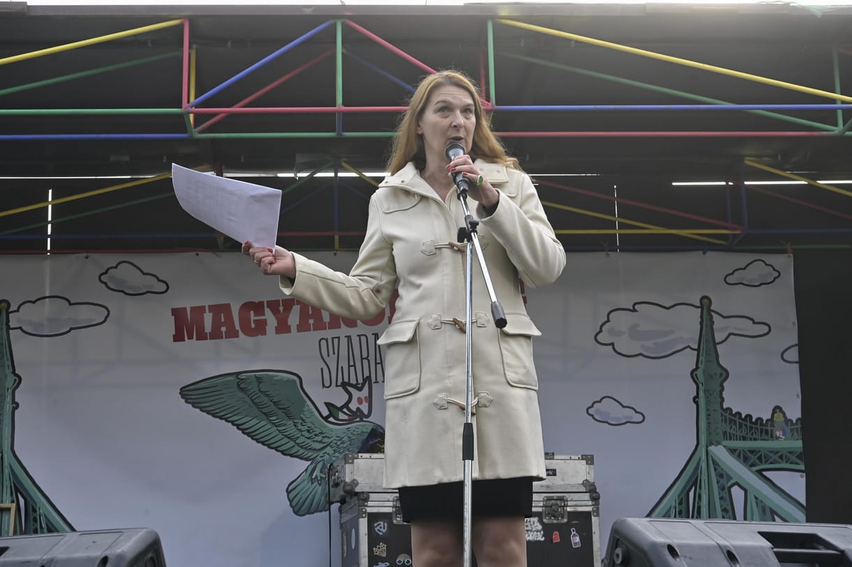 A Kutyapárt listáján indul Baranyi Krisztina