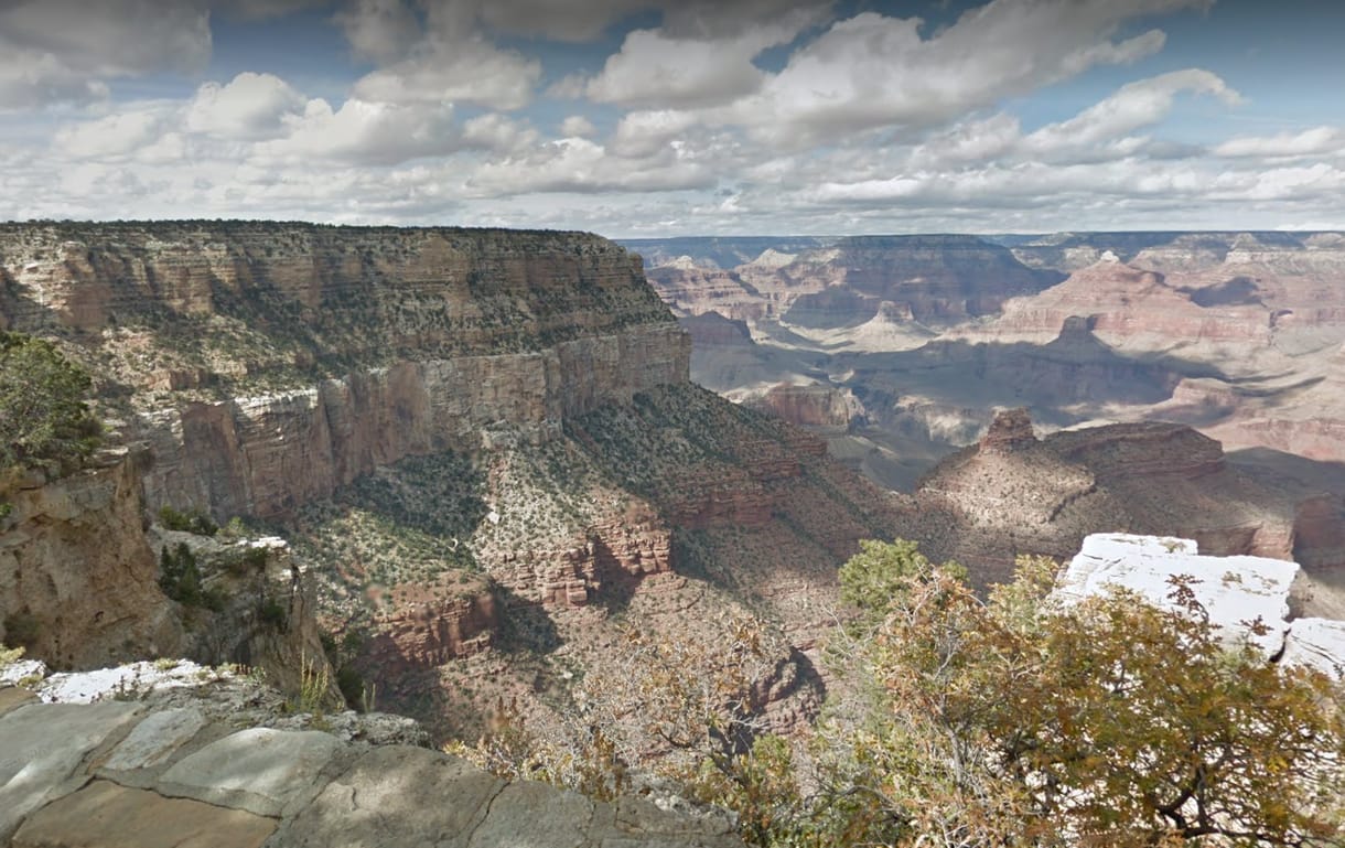 Turistákkal teli helikopter zuhant a Grand Canyonba