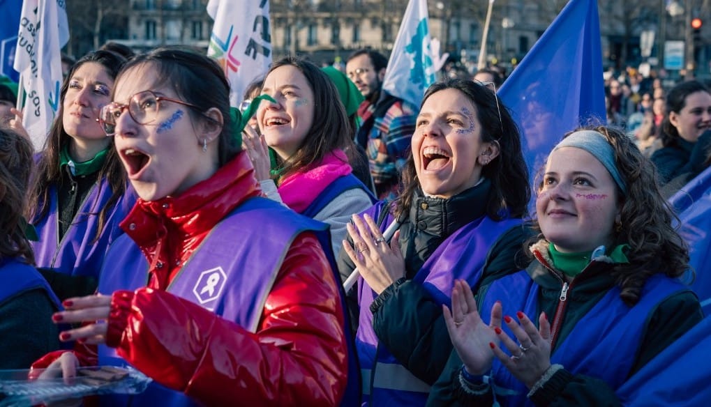 Mit keres az abortusz az alkotmányban?   