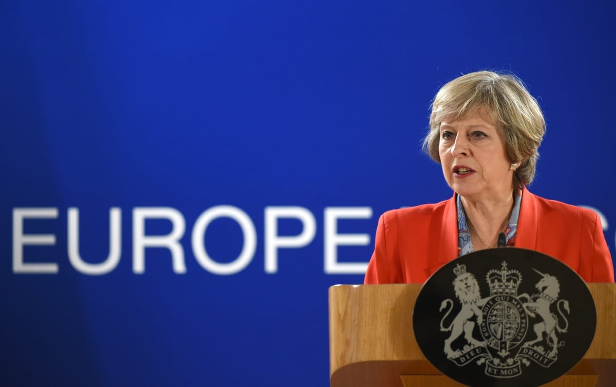 Theresa May egész mást mond Trumpról, mint korábban