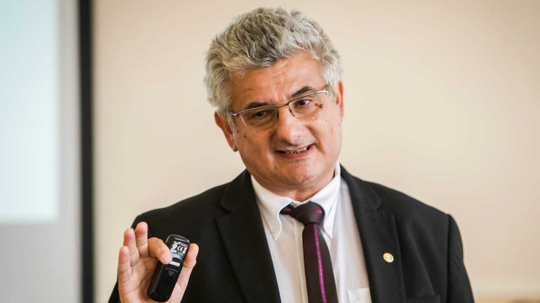 Pedagógusok Szakszervezete: Csak beetetés Gulyás bejelentése a béremelésről