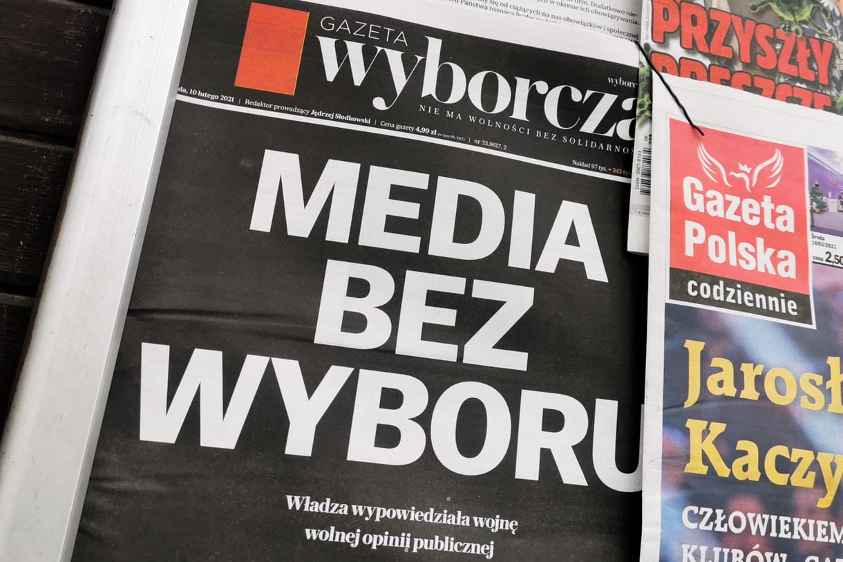 Orbánt másolja a lengyel kormány, amikor nekiesik a médiának