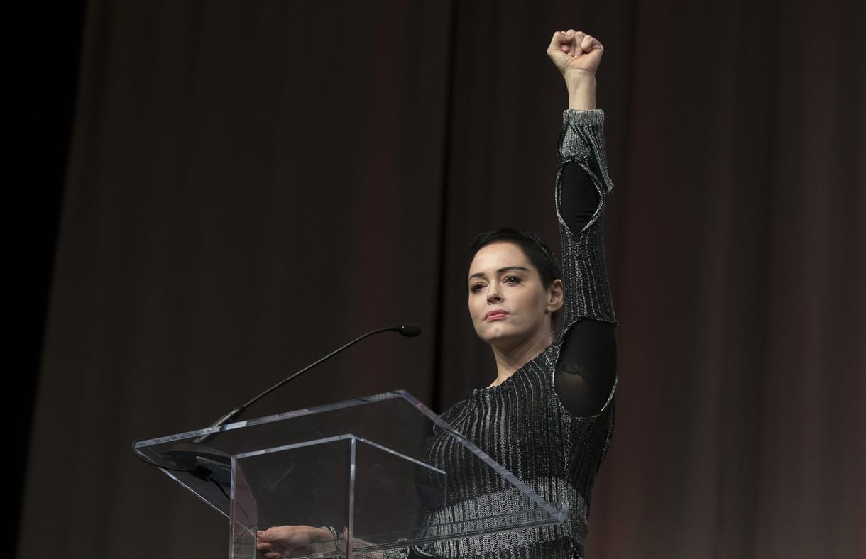 Önéletrajzi könyvet és dokumentumfilmet is megjelentet a #metoo-mozgalom vezéralakja