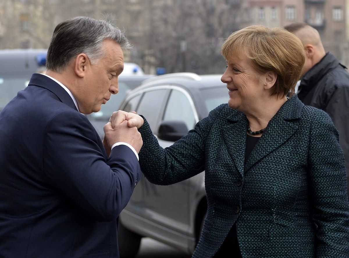 WSJ: Orbánra kemény idők jöhetnek a német választás után